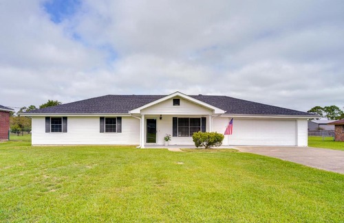 Lake Charles House | Charming Lake Charles Home with Patio and Grill
