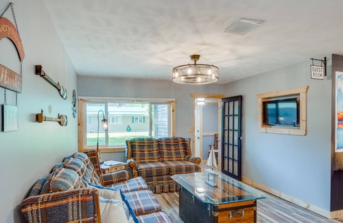 Bemus Point House | Charming Lake Chautauqua Home: Walk to Water!