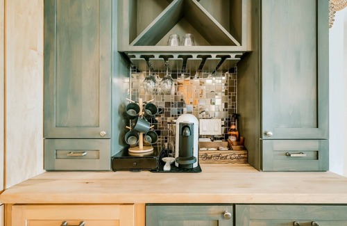 Plymouth Cottage | Charming Lake Cottage Near Minneapolis - Koselig Cottage on Medicine Lake
