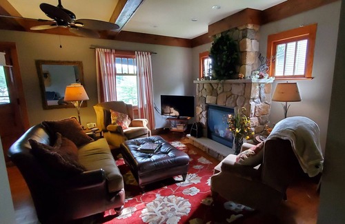 Lehman House | Charming lake front craftsman cottage