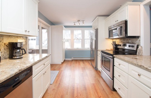 Stevensville House | Charming Lake Michigan Cottage in Stevensville near Grand Mere State Park