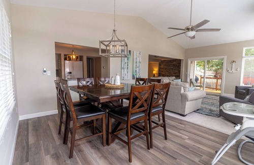 Rocky Mount House | Charming Lake of the Ozarks Cabin, 3BR + Loft, Dock & Fun for All! Sleeps 10
