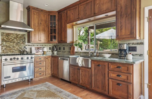 Cedar Glen House | Charming Lake Retreat - Spectacular Lake Views In Coveted Palisades Neighborhood