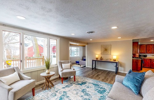 Canandaigua House | Charming lake view home w/easy lake access, full kitchen, and smart TV