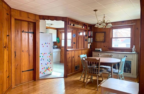 Vandalia Cottage | Charming Lakefront Cottage