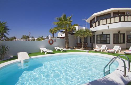 Puerto del Carmen Apartment | Charming Lanzarote Villa Casa Tingu 3 Bedrooms Heated Private Pool Centre Of Resort Puerto Del Carmen