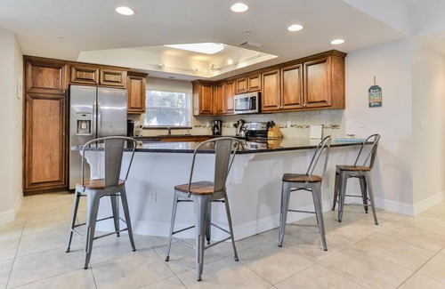 New Smyrna Beach Condo | Charming Large 3 bedroom 2 bath condo in Oceanwalks newest building!