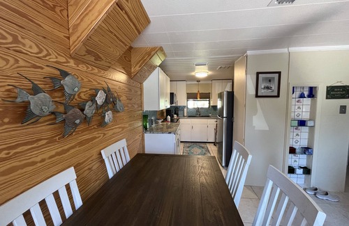 Englewood Cottage | Charming Lemon Bay Cottage in Historic Englewood Village