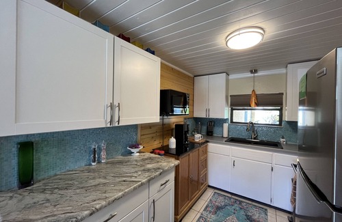 Englewood Cottage | Charming Lemon Bay Cottage in Historic Englewood Village