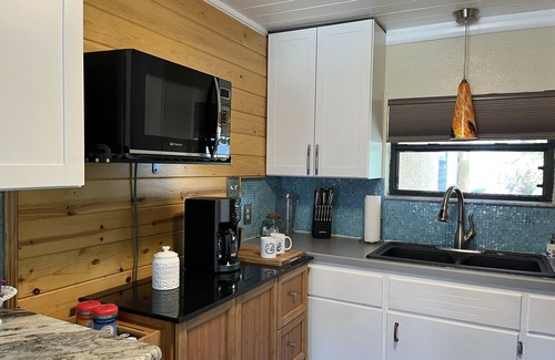 Englewood Cottage | Charming Lemon Bay Cottage in Historic Englewood Village