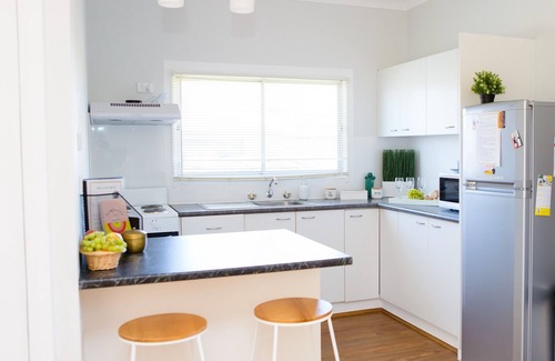 Cessnock House | Charming Little Cottage Entire House Hunter Valley