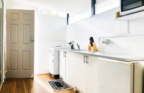 Cessnock House | Charming Little Cottage Entire House Hunter Valley