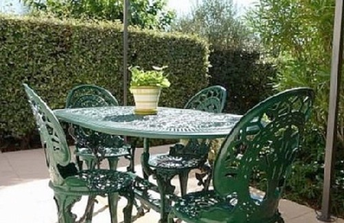 Uzes House | Charming little country house in secure residence with swimming pool and parking lot