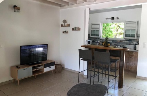 Sainte-Anne House | Charming little detached house with private garden and Jacuzzi