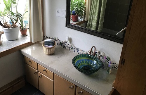 North Star House | Charming little home near downtown Anchorage