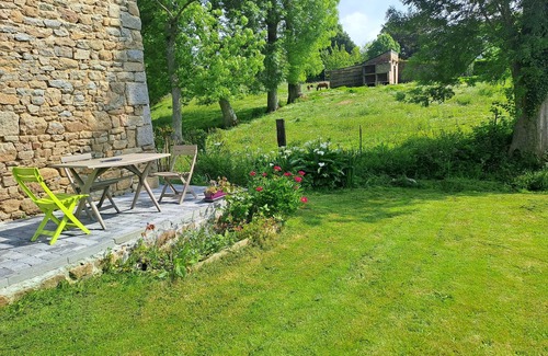 Carolles House | Charming little house in a quiet location a stone's throw from the beaches of Carolles and Jullouvill