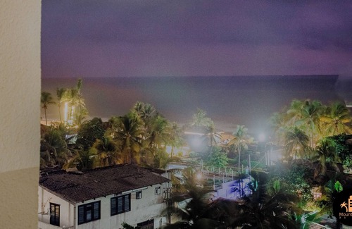 Mount Lavinia Apartment | Charming 3-Bedroom Apartment on the Beach-side with AC and WiFi in Mount Lavinia