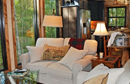 Pegram House | Charming Log Cabin! 20 Minutes to Downtn Nashville! Also see Property 320523