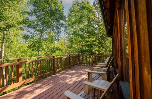 Winter Park Cabin | Charming Log Cabin w/Hot Tub in Winter Park, CO