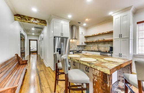 New Roads Apartment | Charming Louisiana Getaway w/Furnished Balcony!