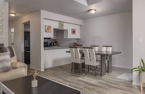 Sand Lake House | Charming Luxe Home Sleeps 4