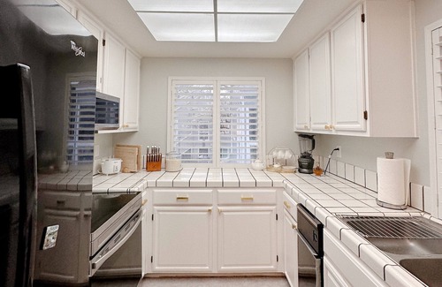 Redwood Shores Condo | Charming Luxury 2BR, Office setting +Free Parking
