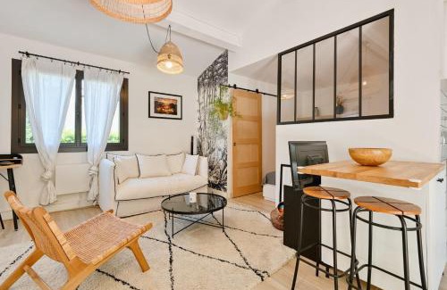 Saint-Barnabe Apartment | Charming maisonette studio