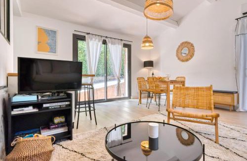 Saint-Barnabe Apartment | Charming maisonette studio