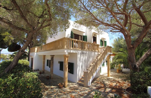 Portocolom Villa | Charming Mallorcan-style chalet with large private pool and barbecue