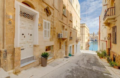 Senglea House | Charming Maltese Townhouse in Senglea