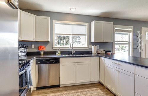 McMinnville House | Charming McMinnville Home - Walk to Wineries!