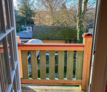 Saanich East Apartment | Charming Melrose Place Suite