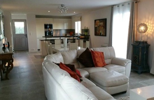 Carnoux-en-Provence Villa | Charming modern air-conditioned villa for 6 people.