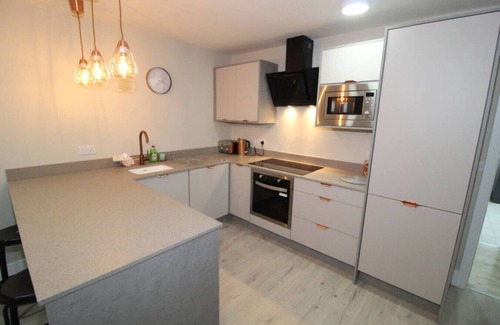 Preston Apartment | Charming Modern 2BR Flat in Central Preston