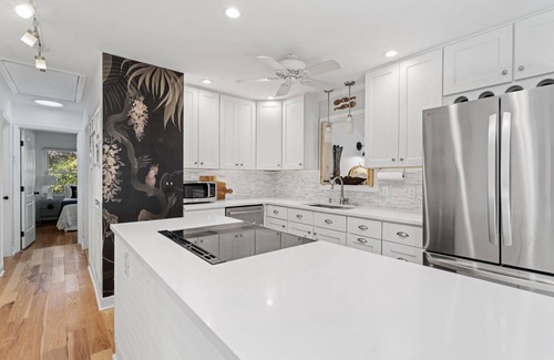 Isle of Palms House | Charming, Modern Beach Home Prime Location on Quiet Street 5 Min Walk to Beach!