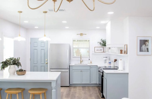 Belton House | Charming Modern Cottage Getaway – Cozy, Stylish, & Perfectly Located!
