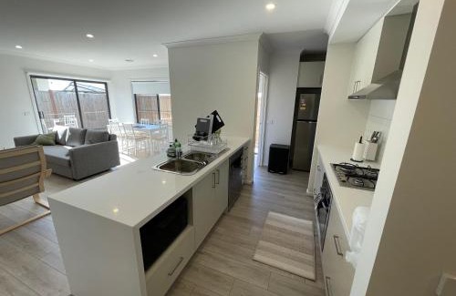 Wyndham Vale House | Charming Modern Family Home in Wyndham Vale