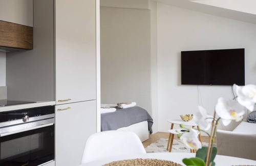Ullanlinna Apartment | Charming Modern Penthouse in Ullanlinna