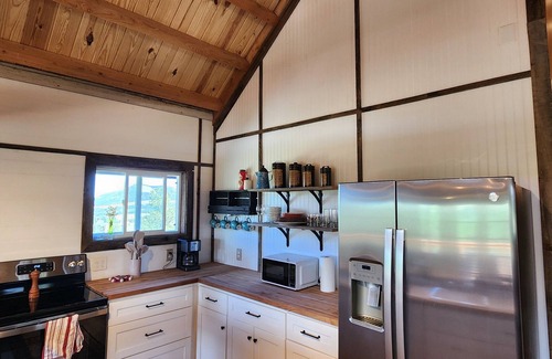 Guffey House | Charming mountain barndominium on 44 acres! Views, beautiful barndominium!