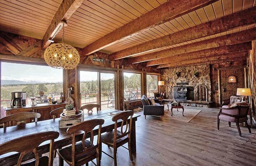 Montrose House | Charming Mountain Chalet with Stunning Views