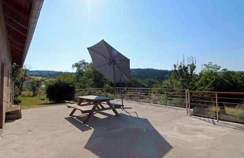 Rehaupal Cottage | Charming Mountain Getaway with Fireplace, Near Gérardmer – Sleeps 10, Pet Friendly