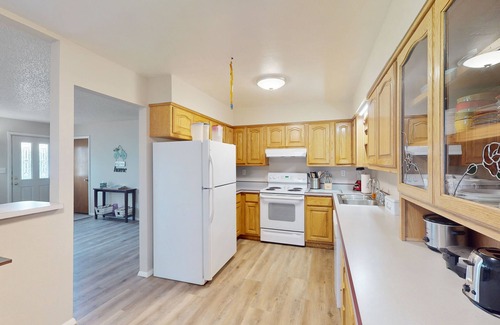 Fort Garland House | Charming Mountain Retreat with Stunning Views and Cozy Living Room