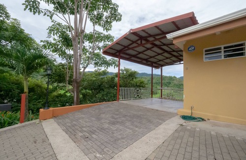 Jaco Apartment | Charming Mountain View Alta Vista