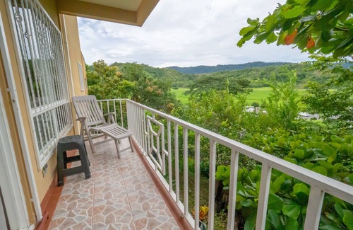 Jaco Apartment | Charming Mountain View Alta Vista