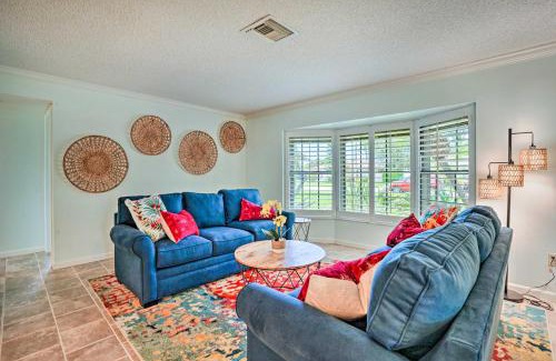 Central Naples House | Charming Naples Home with Patio about 5 Mi to Beach