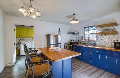Roxie House | Charming Natchez Cottage with Sunroom!