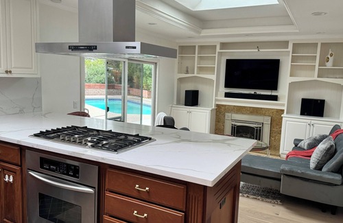 South San Jose House | Charming new remodeled 3-bedroom house with pool and big yardWiFi in San Jose