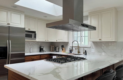 South San Jose House | Charming new remodeled 3-bedroom house with pool and big yardWiFi in San Jose