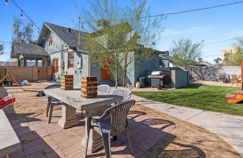 Governmental Mall House | Charming NEW Retreat, Prime Location Mins to DT & PHX Airport