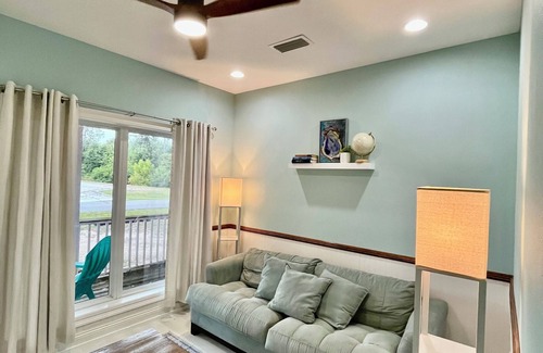 Lillian House | Charming, newly renovated 1-BR/2-BA home close to the Bay, boat launch & beaches